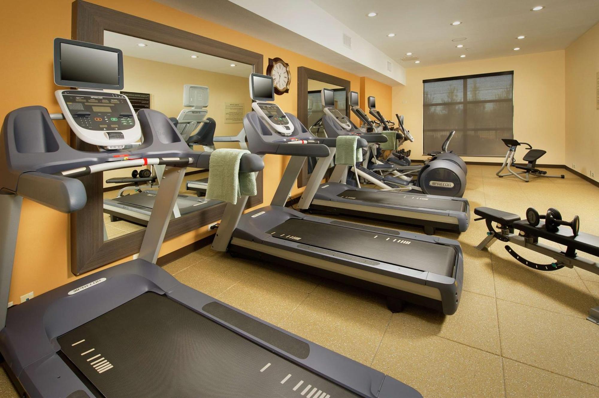 Hilton Garden Inn קולג' סטיישן מראה חיצוני תמונה