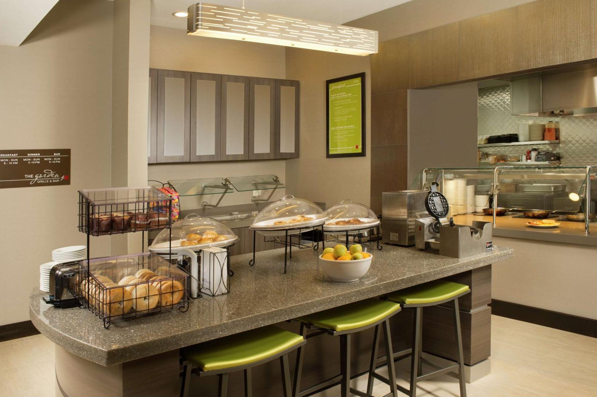 Hilton Garden Inn קולג' סטיישן מראה חיצוני תמונה